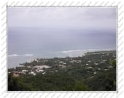 Vue sur Beauséjour et Grande Anse. Au fond Petite-Terre et Marie-Galante - Île de la Désirade (Guadeloupe)