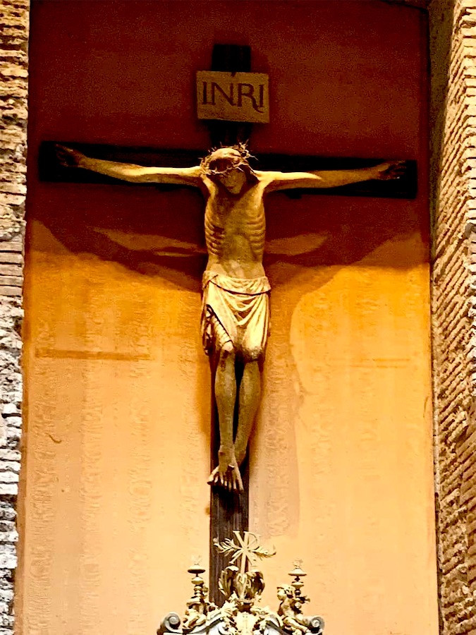Christ sur la croix, Rome