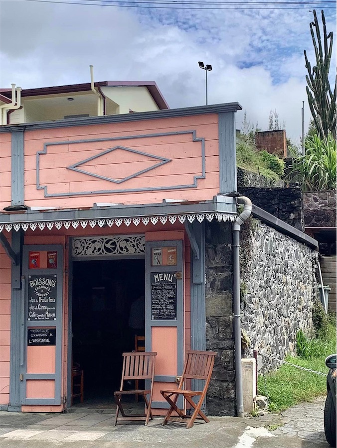 La Réunion, façade de restaurant à Hell-Bourg
