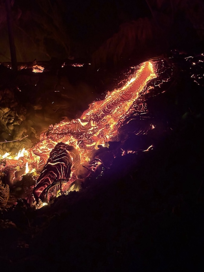 vue de la coulée de lave incandescente