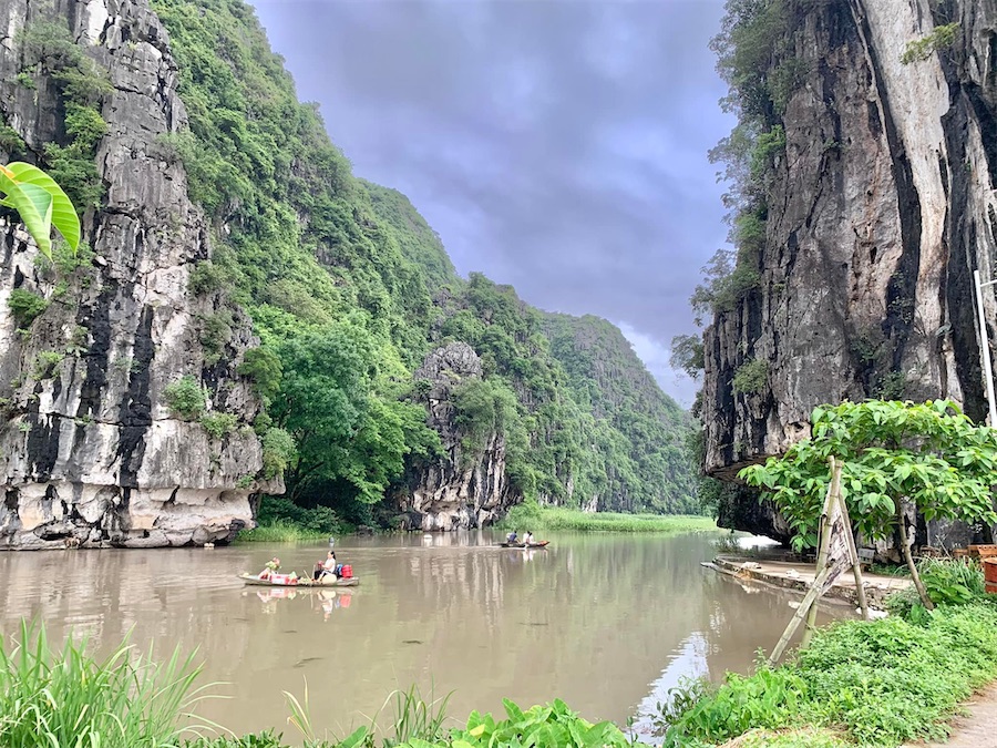 Tam Coc, cueilleuse de lotus