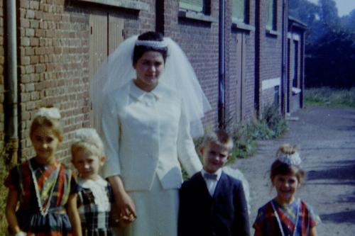 septembre 1963 - mariage de Nadège. De gauche à droite : Anne, Claudine, Jean et Isabelle.