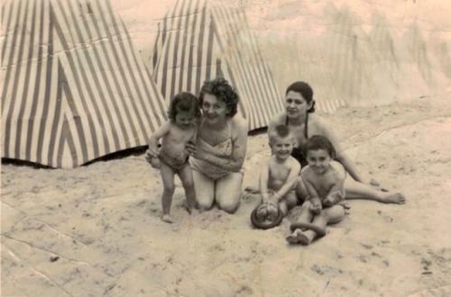 probablement à Berck avec Nadège, vers 1960/61 - photo donnée par Gilles Messéant